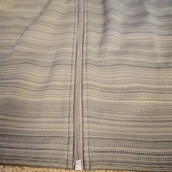 NWT - HOLLOWAY GREY VEST - SIZE LARGE - FULL ZIP - Picture 3 of 7